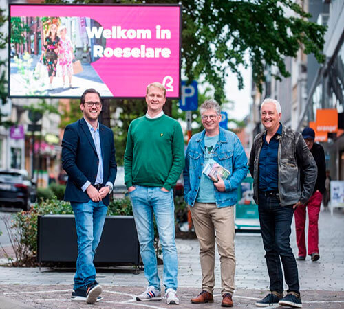 Écrans intelligents pour la communication à la commune de Roulers